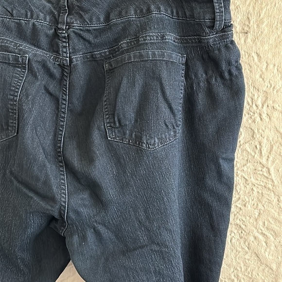 Torrid Plus Size Skinny Jeggings Dark Wash Rinse Jeans 24 Short Flaws - Picture 8 of 9
